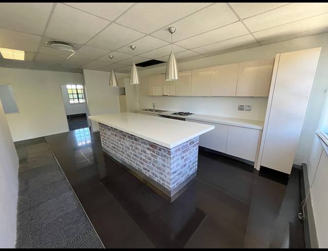 232M² OFFICE TO LET IN CLAREMONT